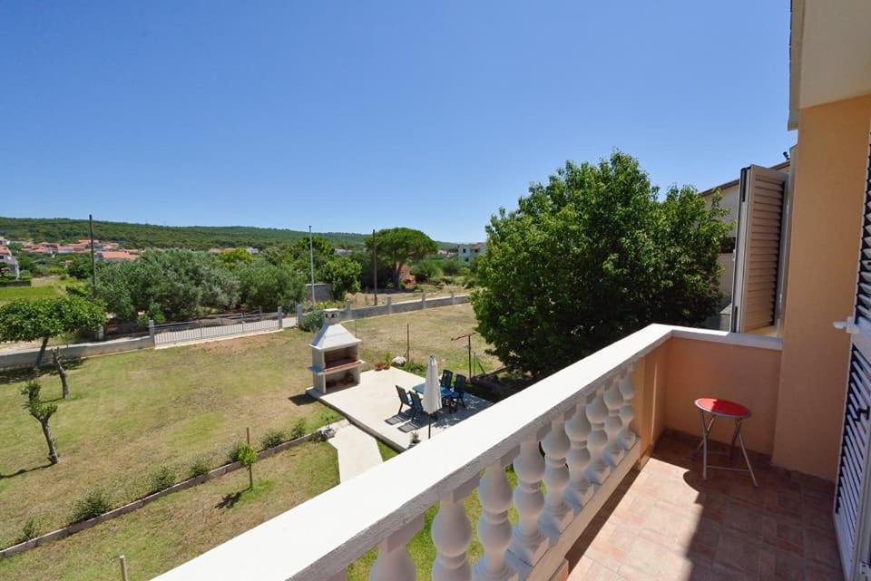 Sreca Apartment Near Beach With Bbq Bibinje Exteriör bild