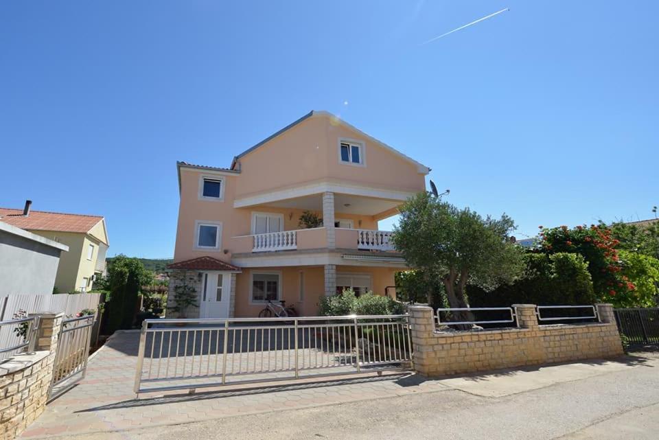 Sreca Apartment Near Beach With Bbq Bibinje Exteriör bild