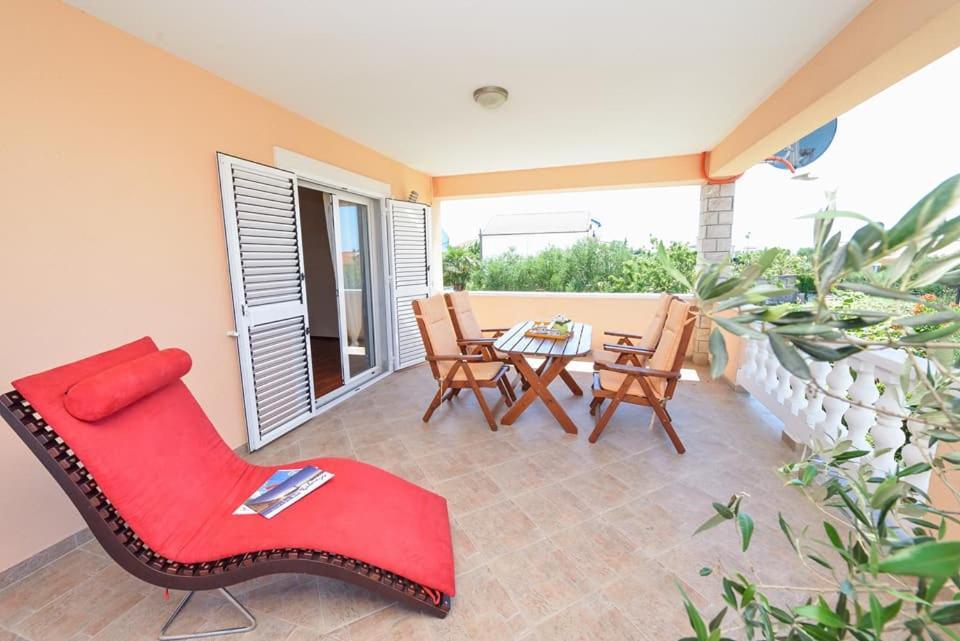 Sreca Apartment Near Beach With Bbq Bibinje Exteriör bild