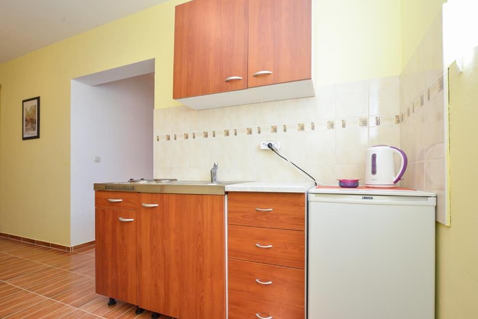 Sreca Apartment Near Beach With Bbq Bibinje Exteriör bild