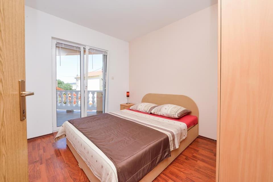 Sreca Apartment Near Beach With Bbq Bibinje Exteriör bild