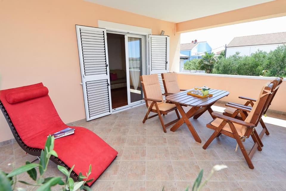 Sreca Apartment Near Beach With Bbq Bibinje Exteriör bild
