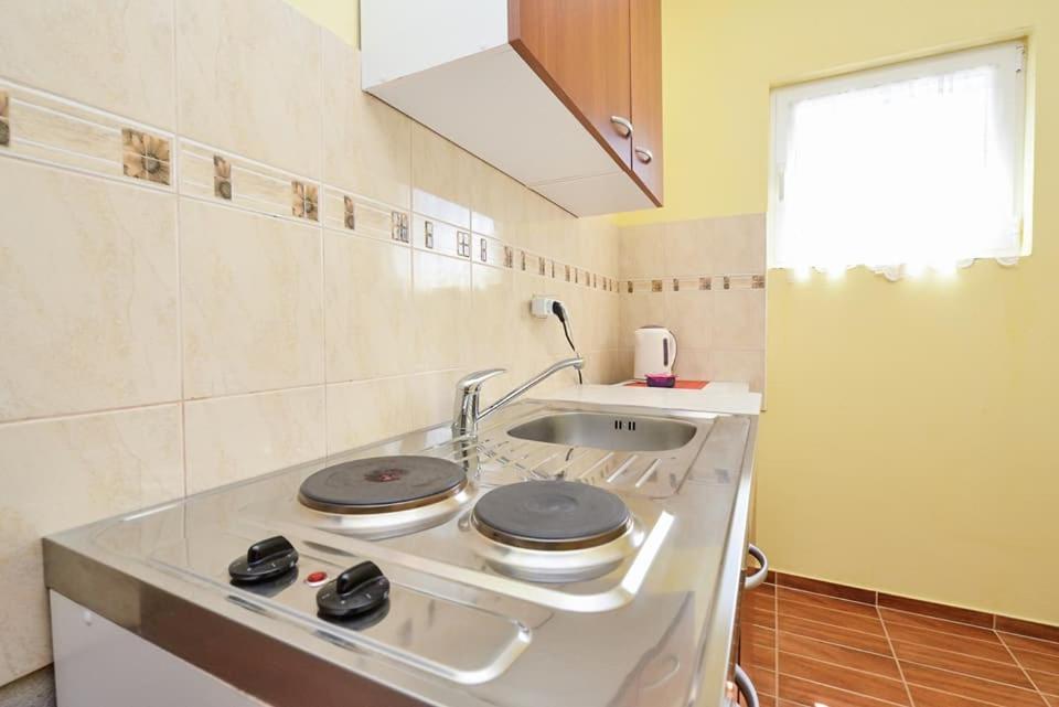 Sreca Apartment Near Beach With Bbq Bibinje Exteriör bild