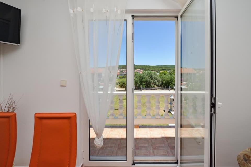 Sreca Apartment Near Beach With Bbq Bibinje Exteriör bild