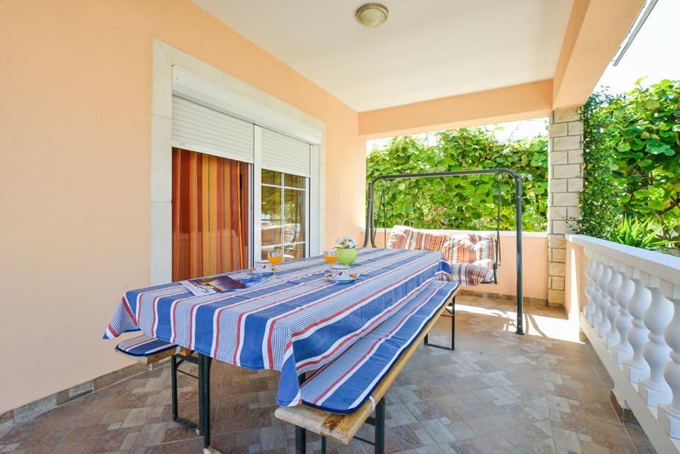 Sreca Apartment Near Beach With Bbq Bibinje Exteriör bild